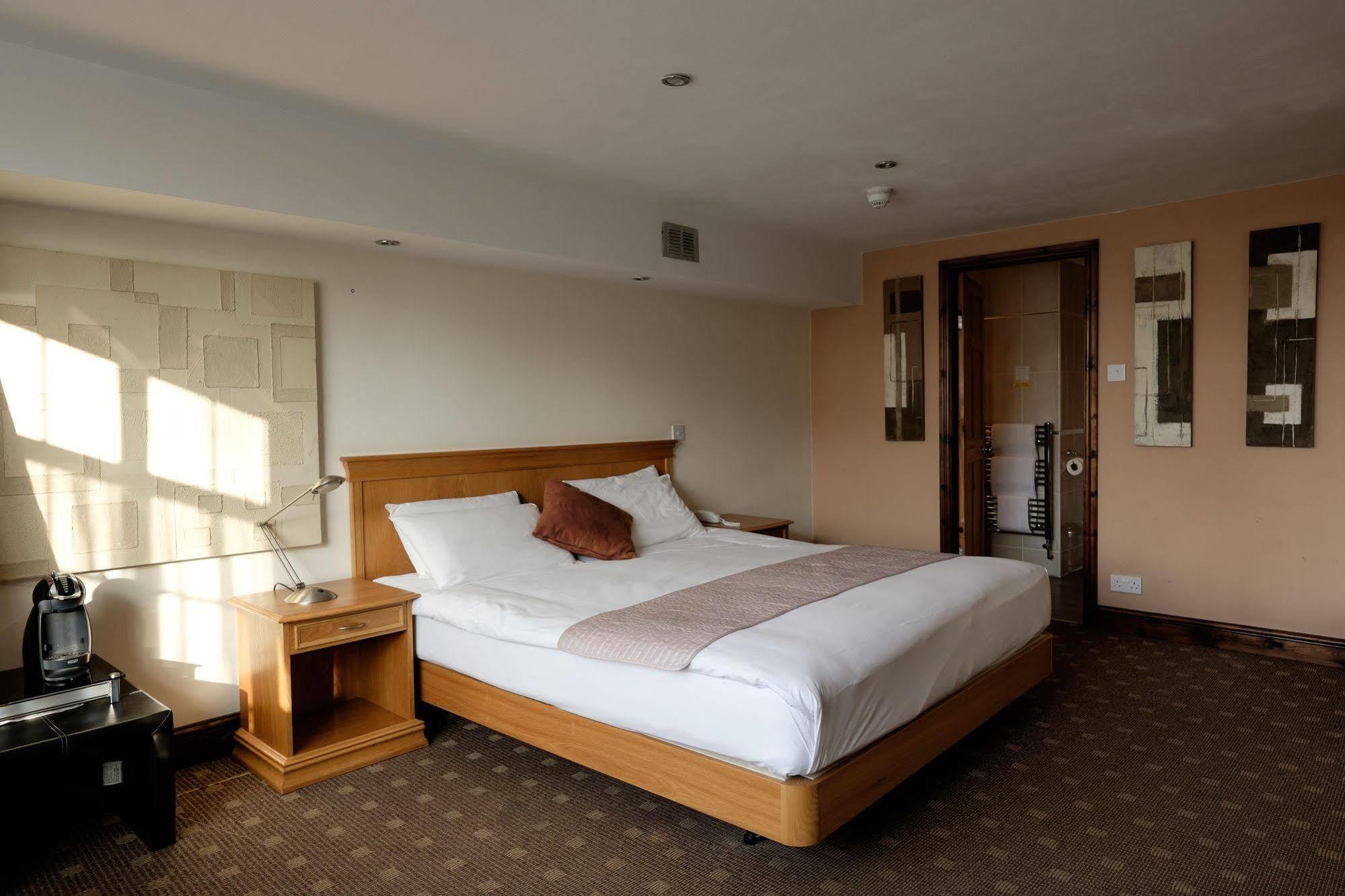 The Cathedral Hotel Lichfield Εξωτερικό φωτογραφία