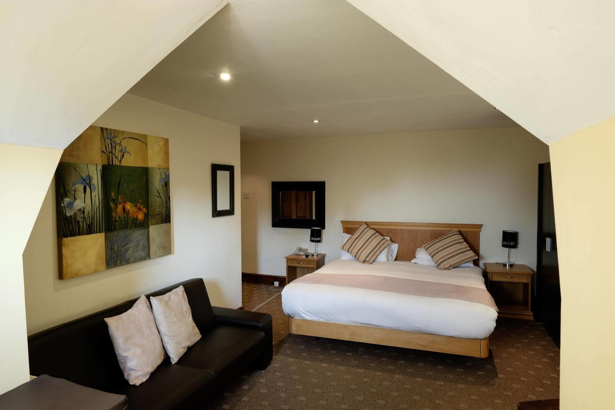 The Cathedral Hotel Lichfield Εξωτερικό φωτογραφία